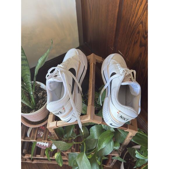 El producto en la imagen es el calzado Nike Court Legacy Lift para mujer 9.5 Us - Picture 5 of 7